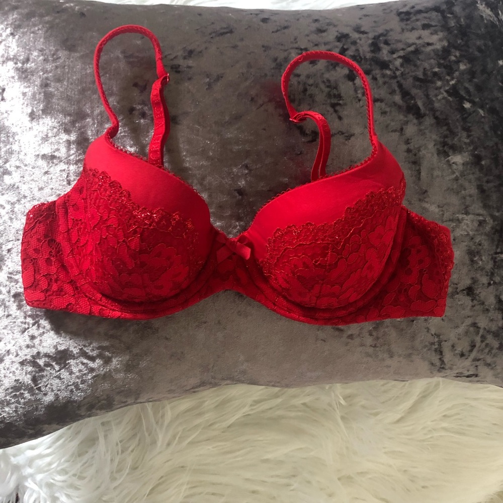🖤🖤Red VS Shimmering Lace Body By Victoria